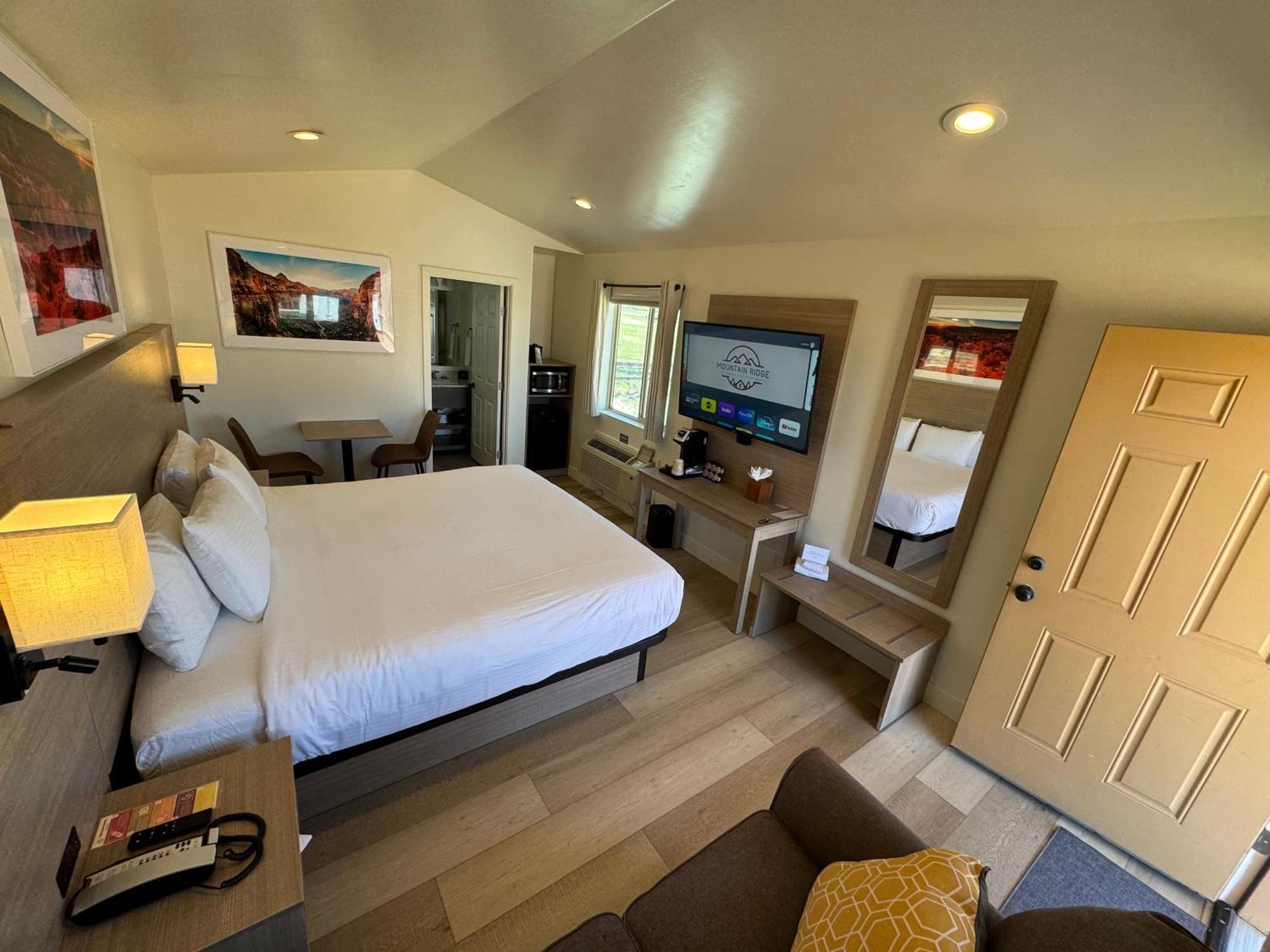 Mountain Ridge Cabins & Lodging Between Bryce And Zion National Park Гатч Екстер'єр фото